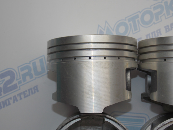 Поршни + кольца 4шт ремонт +1,00 MMC 4G64 SOHC '93-'02