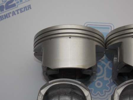 Поршни + кольца к-кт 4шт ремонт +0,50 MMC 4B12
