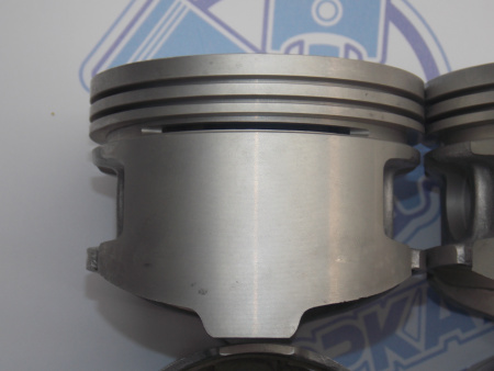 Поршни + кольца 4шт ремонт +0,50 NISSAN CA20