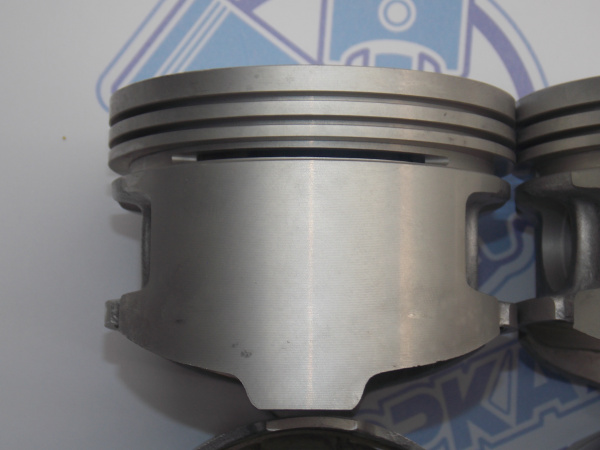 Поршни + кольца 4шт ремонт +0,50 NISSAN CA20