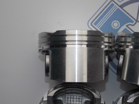 Поршни + кольца к-кт 4шт ремонт +0,50 MAZDA ZJ-VE