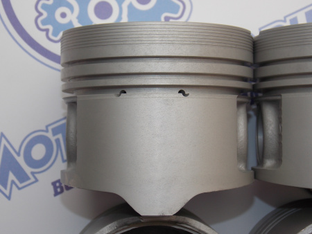 Поршни + кольца к-кт 4шт ремонт +0,50 NISSAN CD20