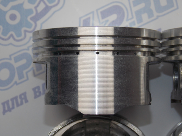 Поршни + кольца к-кт 4шт ремонт +0,25 Mitsubishi 4G18