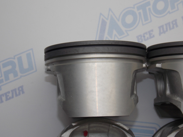 Поршни + кольца 4шт ремонт +0,50 NISSAN QG18DE II