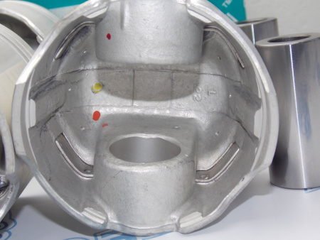 Поршни + кольца к-кт 4шт ремонт +1,00 TOYOTA  2C-T, 2C-TE