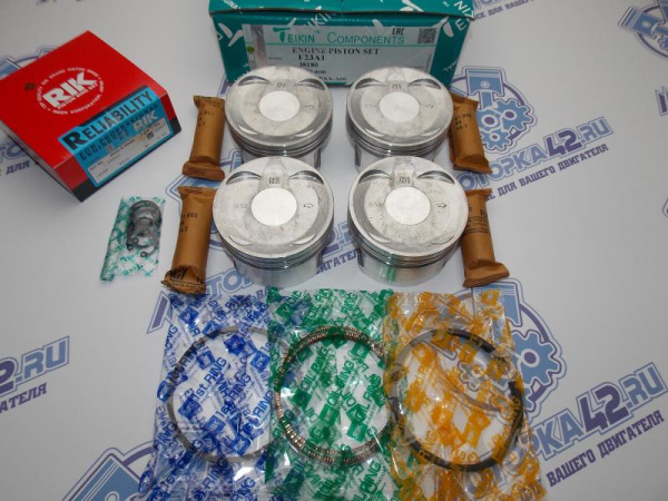 Поршни + кольца 4шт ремонт +0,50 HONDA F23A1