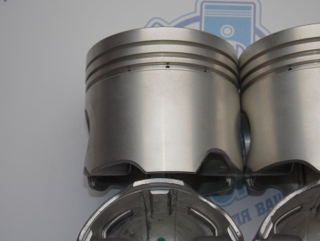 Поршни + кольца к-кт 4шт ремонт +0,50 TOYOTA 2C-T, 2C-TE