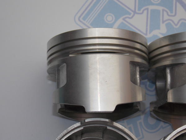 Поршни + кольца к-кт 4шт стандарт MMC 4G15 12V